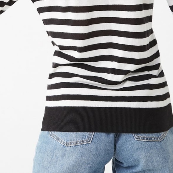 ✅3 for $25✅BLACK & WHITE STRIPED SWEATER NEW S & L - Picture 5 of 7